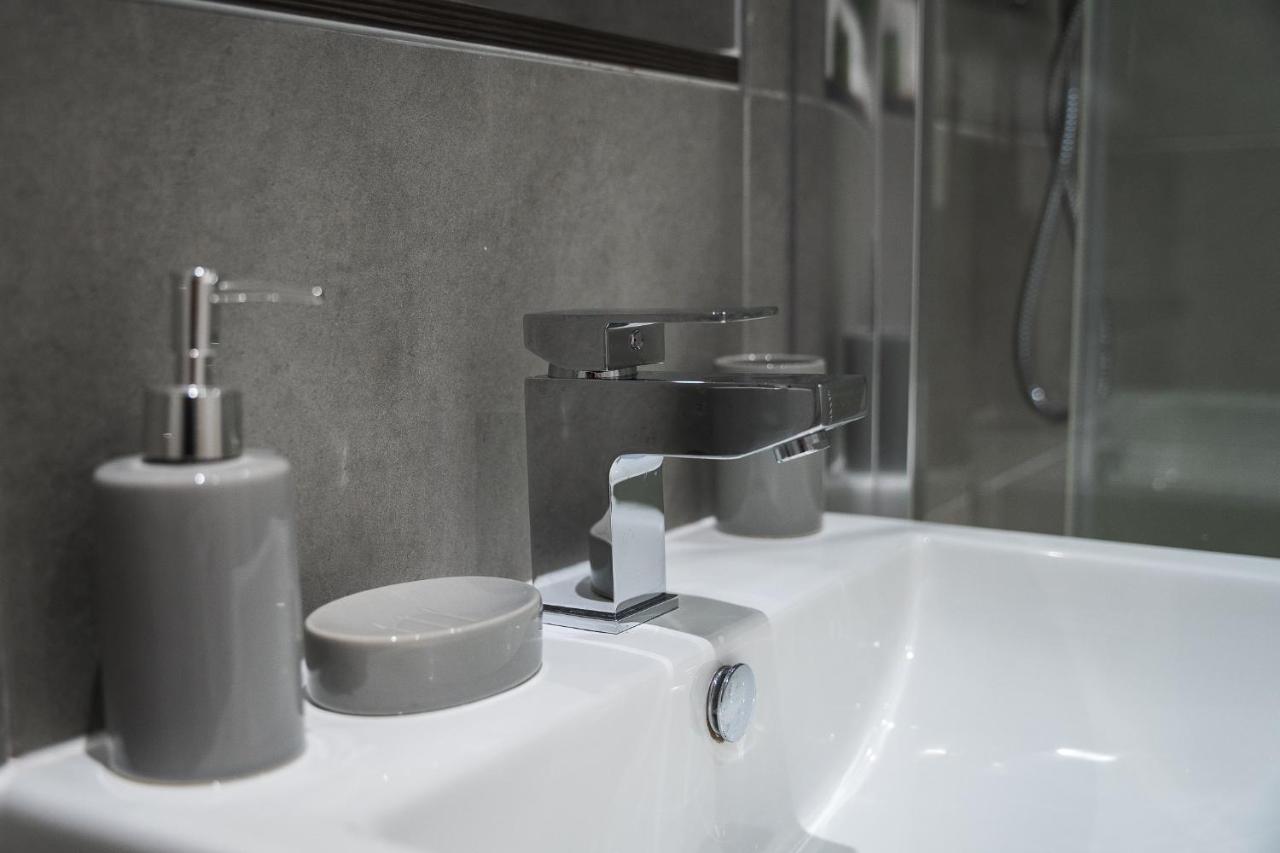 Modern 1-Bed Apartment - City Centre - Free Wi-Fi - New - Манчестър Екстериор снимка