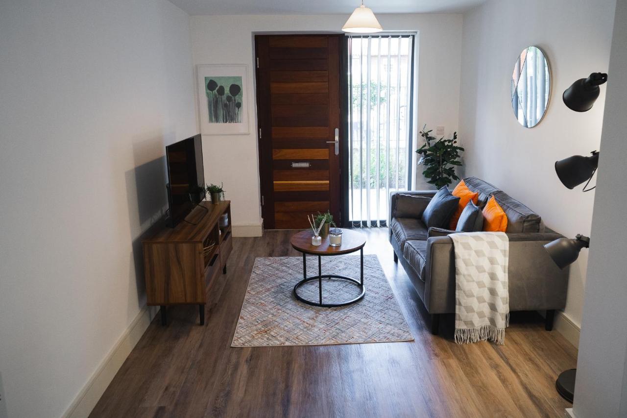 Modern 1-Bed Apartment - City Centre - Free Wi-Fi - New - Манчестър Екстериор снимка